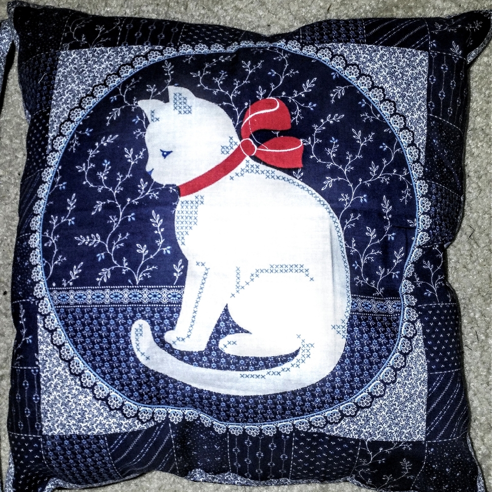 Pair of cats accent pillows, new, 14x14" dark blue, handmade - Picture 2 of 4